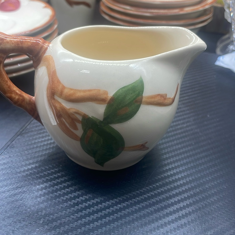 VINTAGE 1940s Franciscan Apple Cream 1940-1947